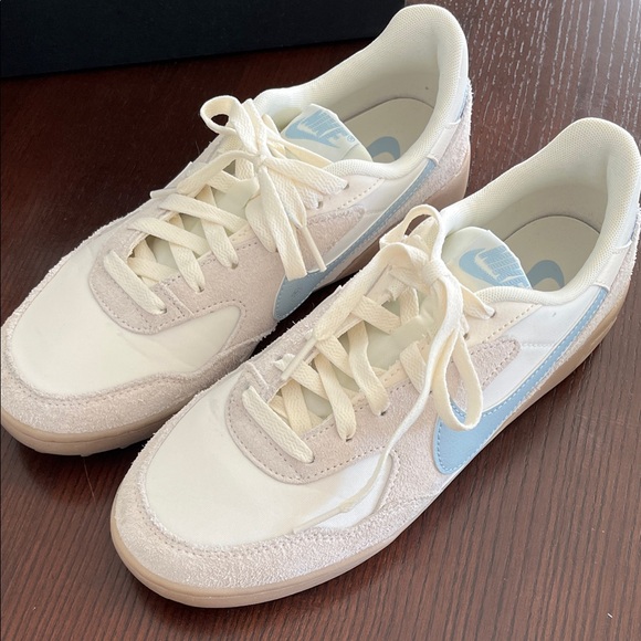 Nike Low-Top Sneakers in Cream and Light Blue - EUC - Picture 3 of 5